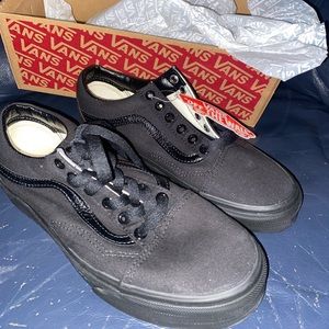 Black Old Skool Vans.